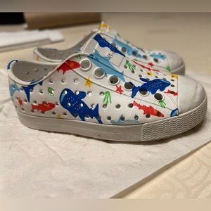 Native toddler baby shark slip-on size:6